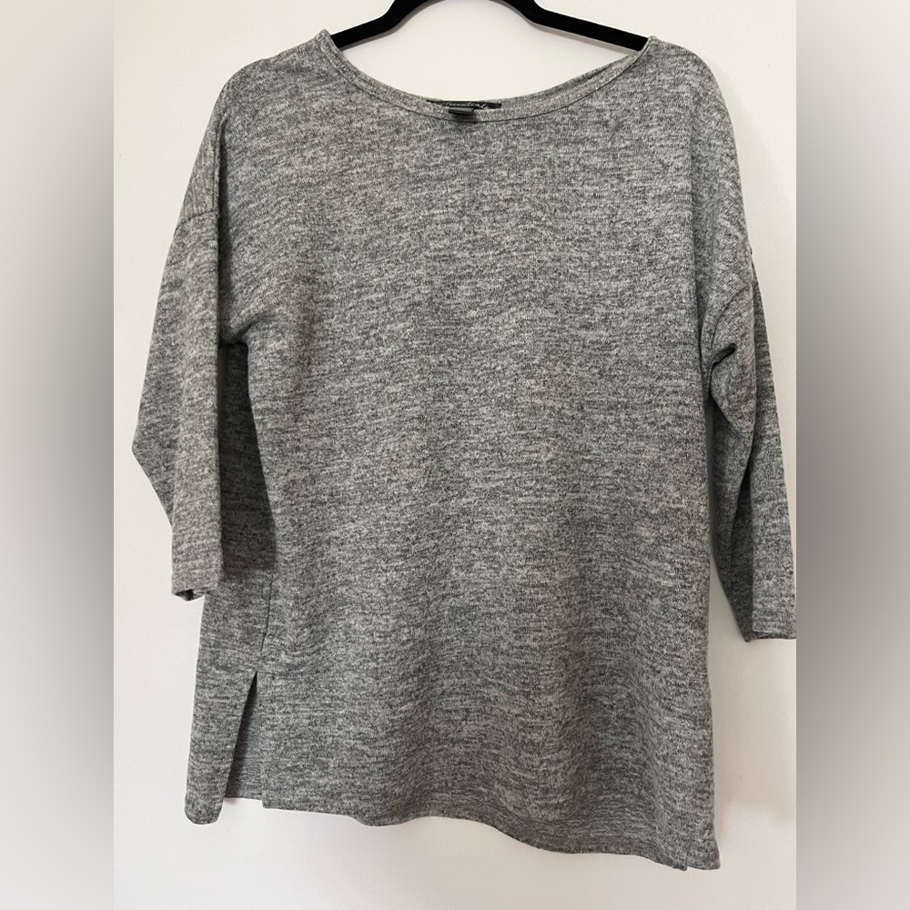 Women’s SWS Essentials Gray Long Sleeve Shirt Blouse Sweater Size Small